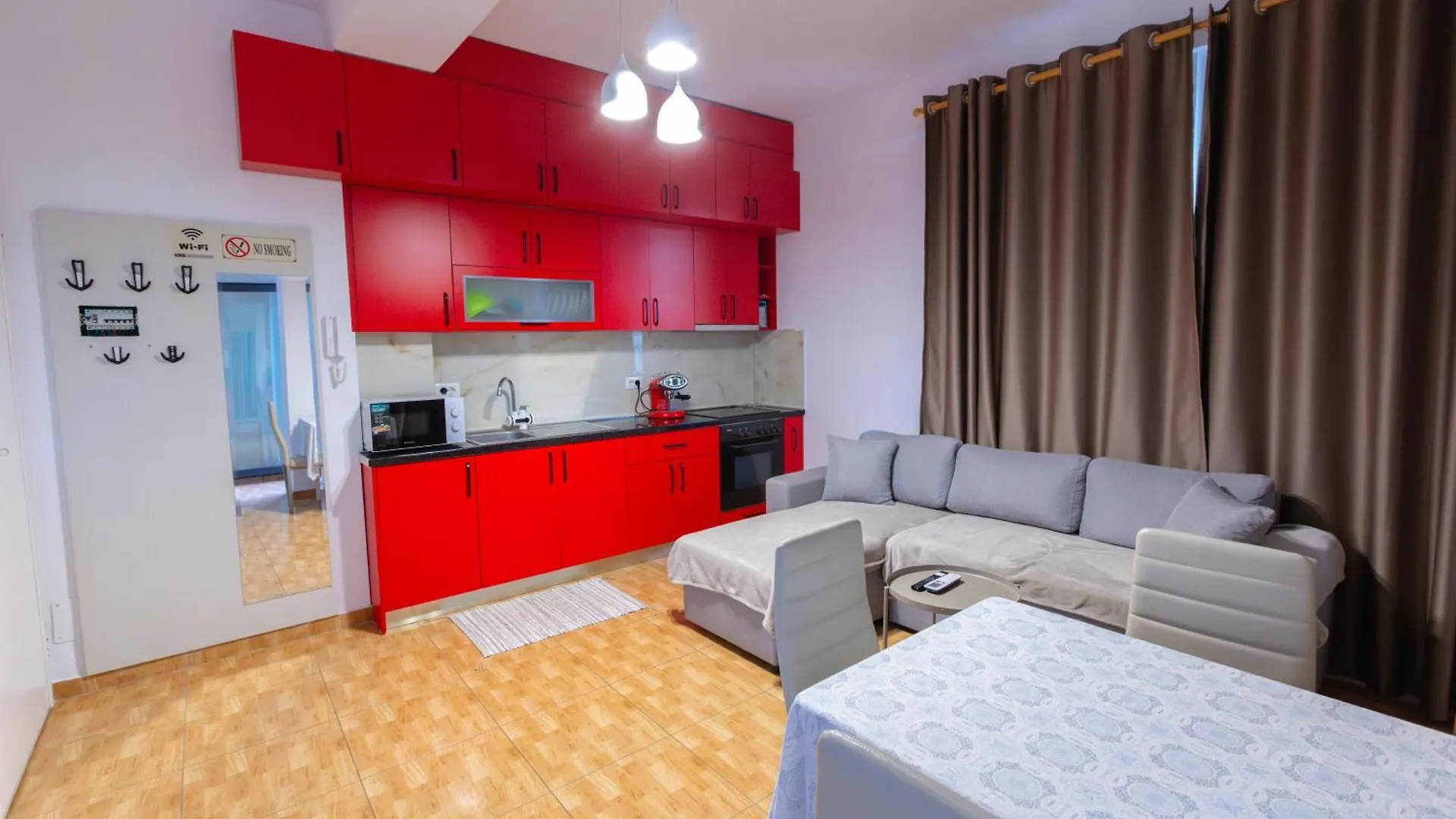 Happy Home Central 1 Τίρανα 0*,