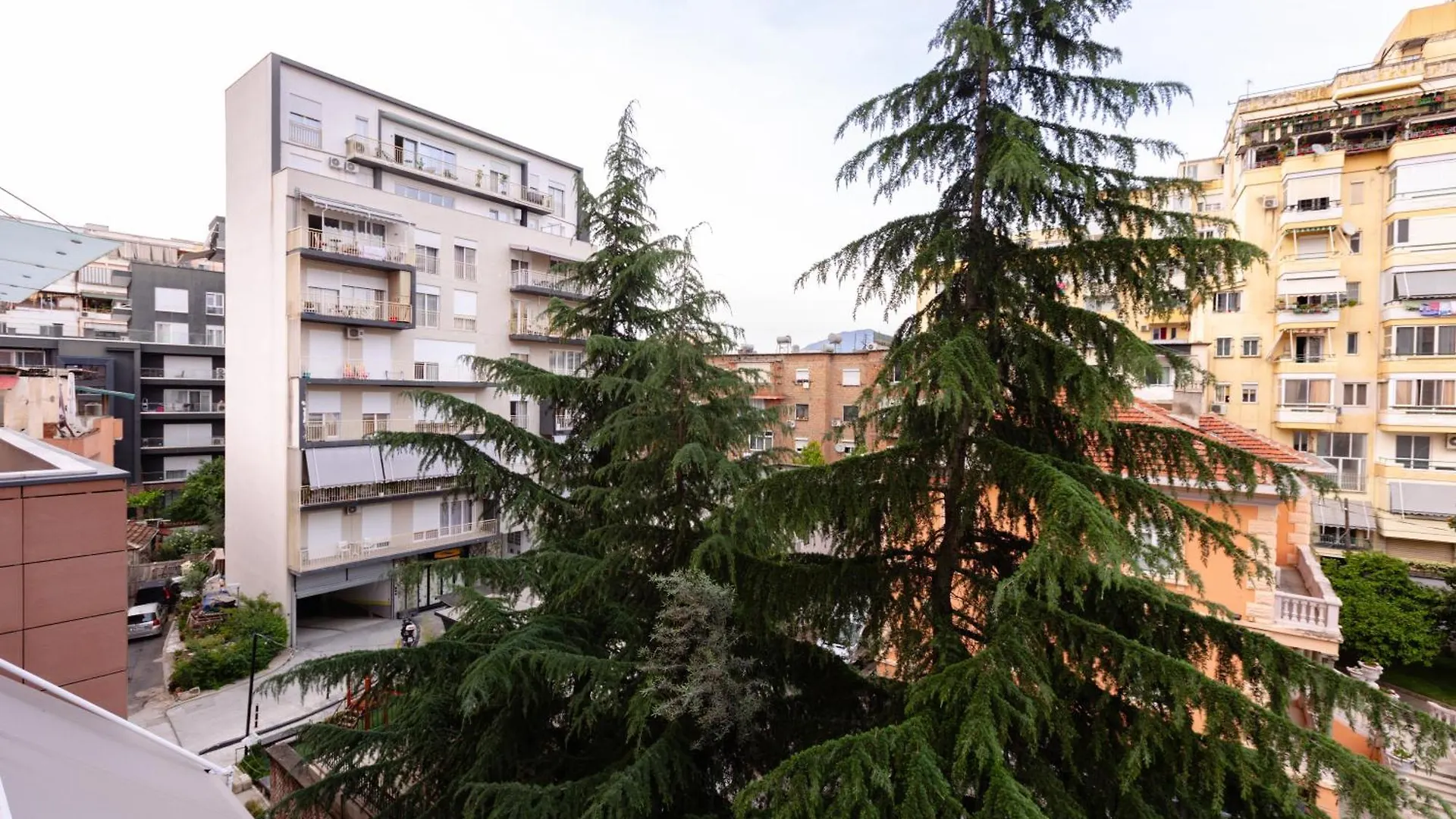 Apartment Happy Home Central 1 Tirana