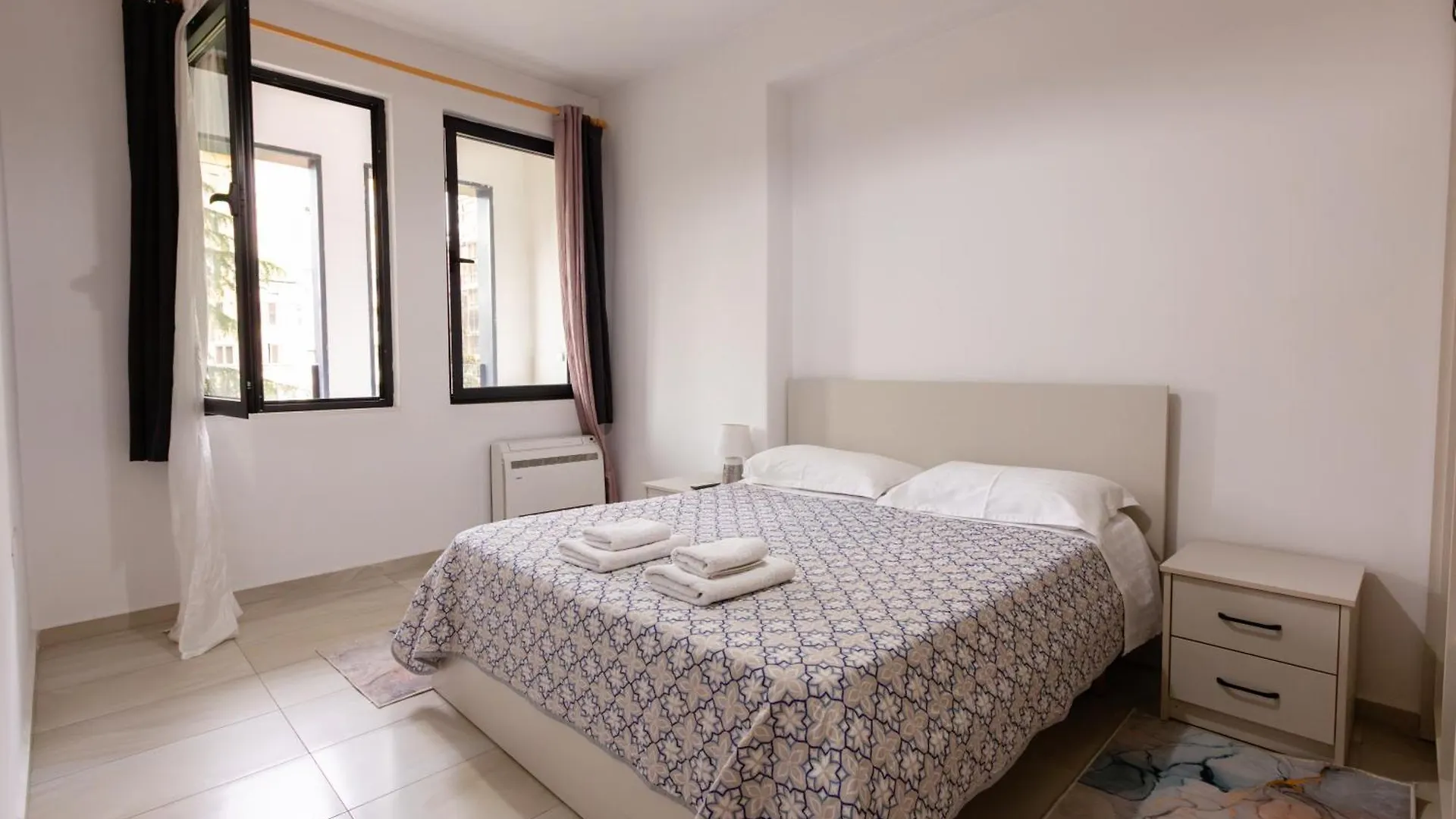 Happy Home Central 1 Tirana Apartment