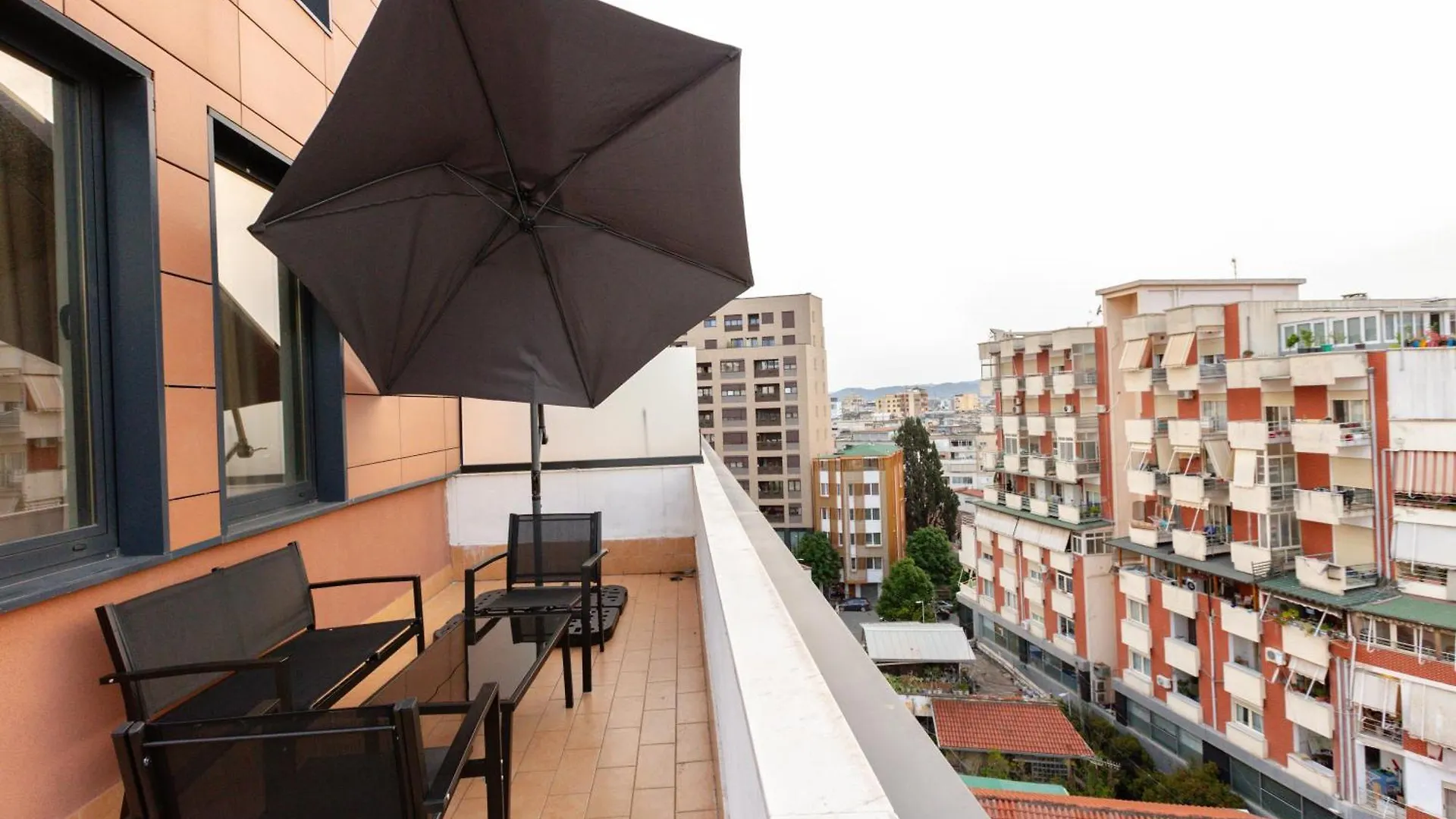 Happy Home Central 1 Tirana Apartment